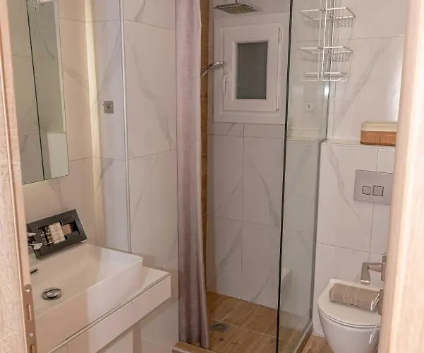 Aitolou Near The Sea *